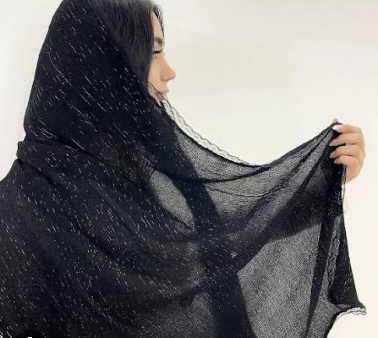 شال برشکا نخ پنبه شاین دار حاشیه دانتل
